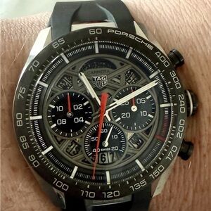 TAG HEUER CARRERA
CHRONOGRAPH X PORSCHE 963